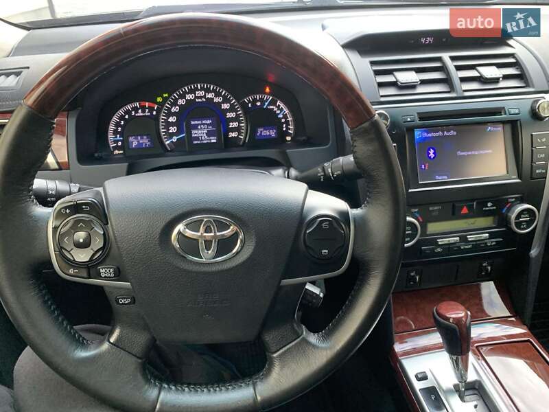 Седан Toyota Camry 2013 в Івано-Франківську