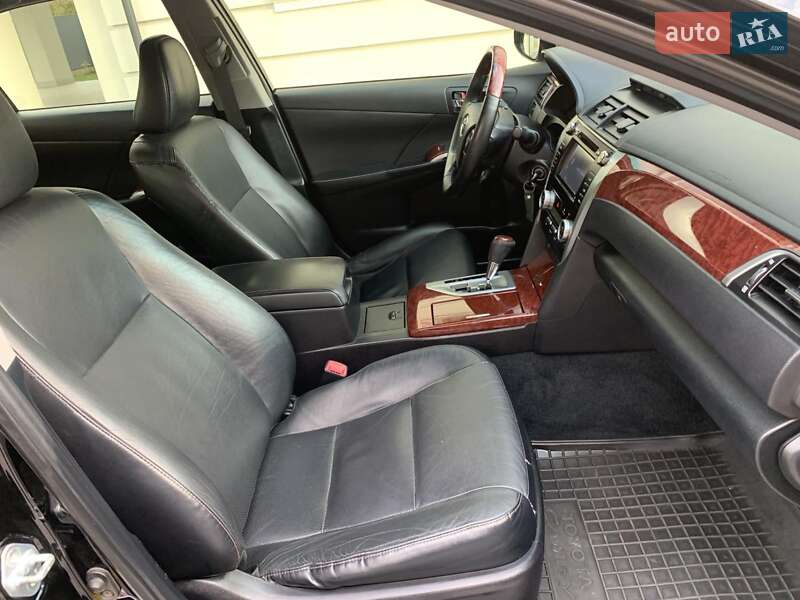 Седан Toyota Camry 2013 в Івано-Франківську
