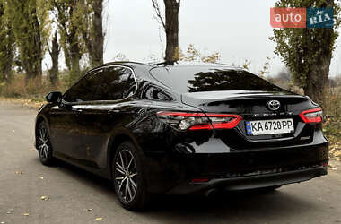 Седан Toyota Camry 2023 в Києві