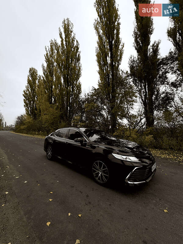 Седан Toyota Camry 2023 в Киеве фото 25 Седан Toyota Camry 2023 в Киеве