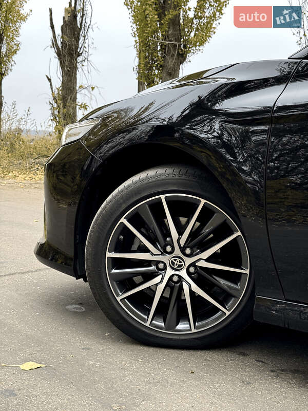 Седан Toyota Camry 2023 в Киеве фото 30 Седан Toyota Camry 2023 в Киеве