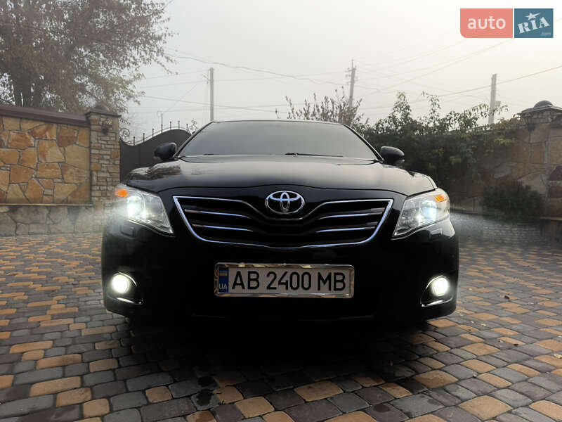Седан Toyota Camry 2009 в Могилев-Подольске