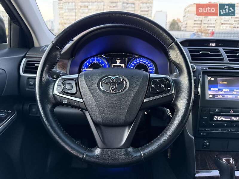 Седан Toyota Camry 2017 в Киеве фото 33 Седан Toyota Camry 2017 в Киеве