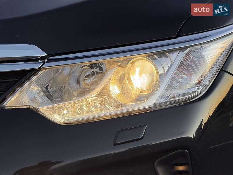 Седан Toyota Camry 2017 в Киеве фото 56 Седан Toyota Camry 2017 в Киеве