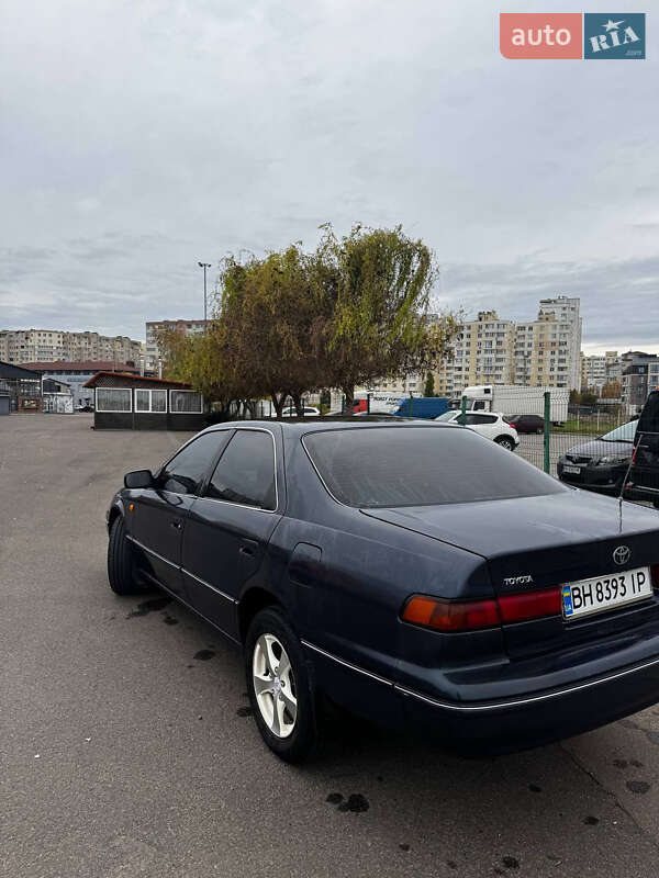 Седан Toyota Camry 1997 в Одессе