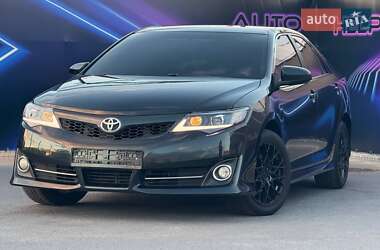 Седан Toyota Camry 2013 в Запорожье