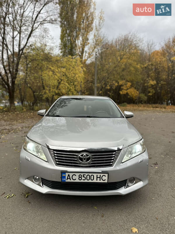 Седан Toyota Camry 2012 в Луцке