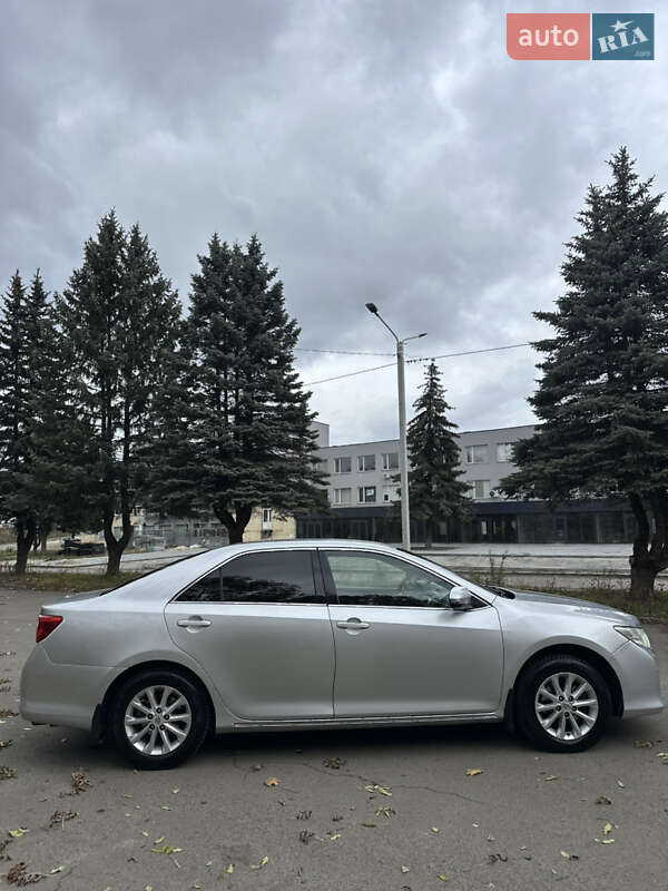 Седан Toyota Camry 2012 в Луцке