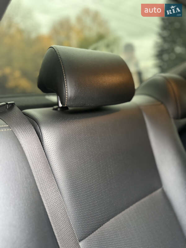 Седан Toyota Camry 2012 в Луцке