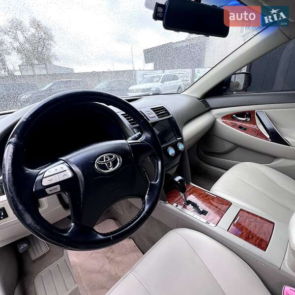 Седан Toyota Camry 2006 в Чернигове