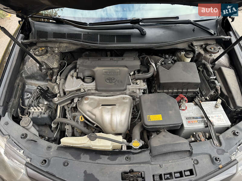 Седан Toyota Camry 2014 в Киеве