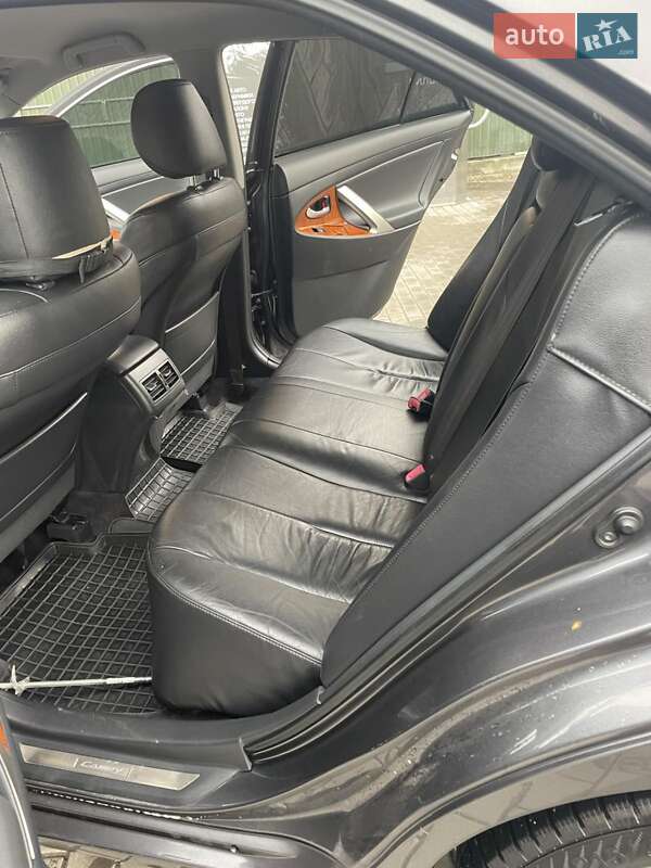 Седан Toyota Camry 2010 в Полонном фото 30 Седан Toyota Camry 2010 в Полонном