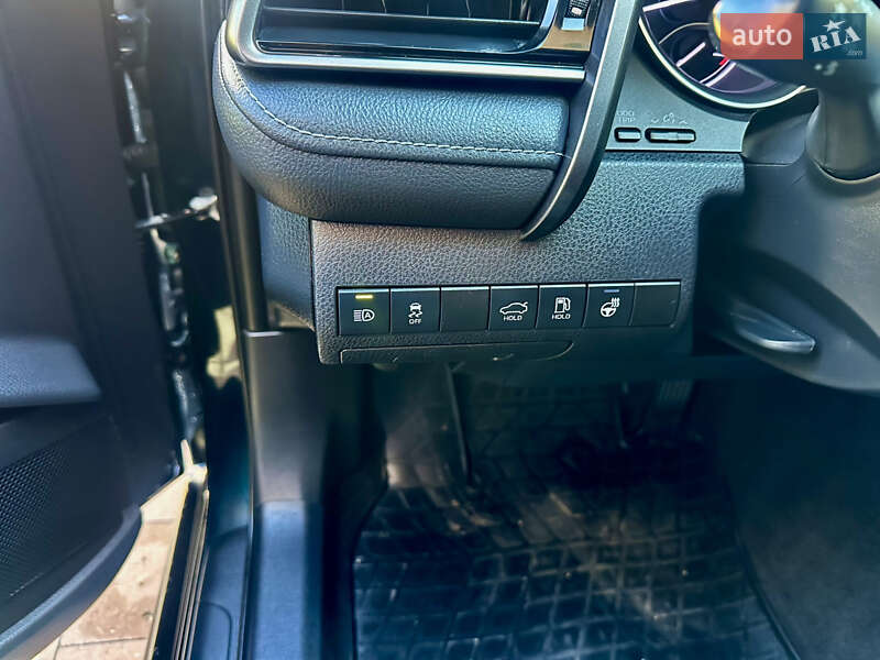 Седан Toyota Camry 2020 в Києві