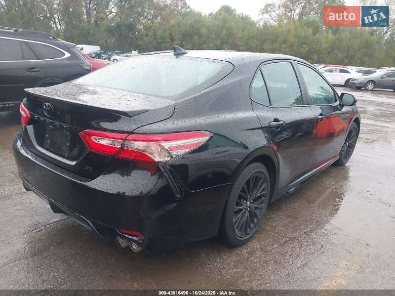 Седан Toyota Camry 2019 в Тернополе