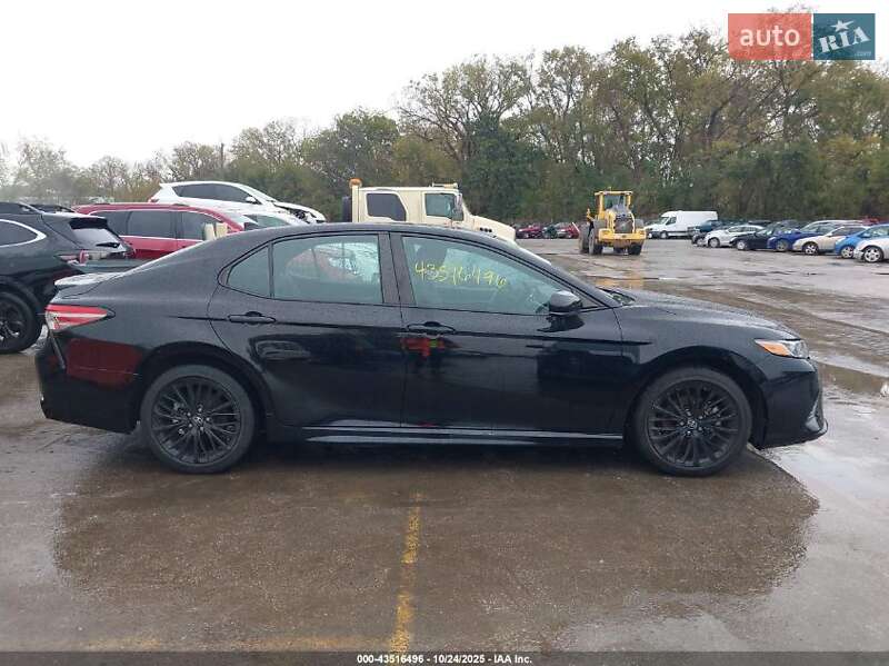 Седан Toyota Camry 2019 в Тернополе