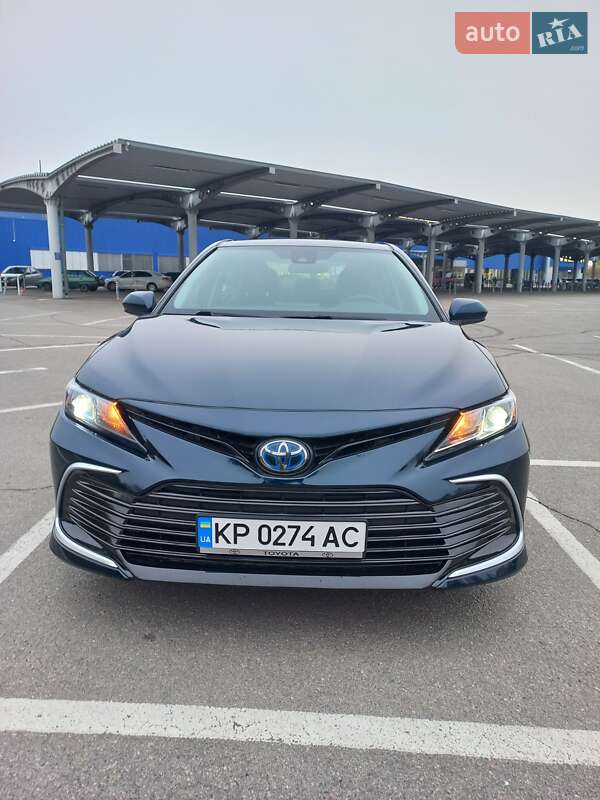 Toyota Camry 2021
