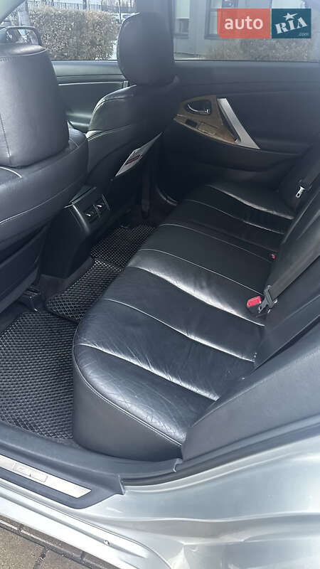 Седан Toyota Camry 2007 в Киеве