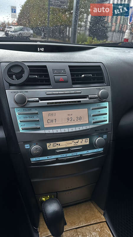 Седан Toyota Camry 2007 в Киеве