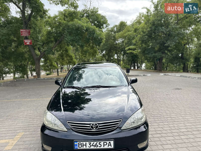 Седан Toyota Camry 2005 в Измаиле