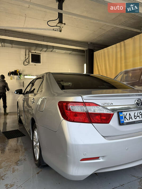 Седан Toyota Camry 2014 в Киеве фото 5 Седан Toyota Camry 2014 в Киеве