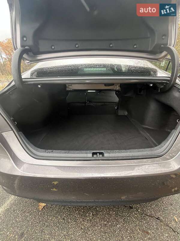 Седан Toyota Camry 2020 в Макарове