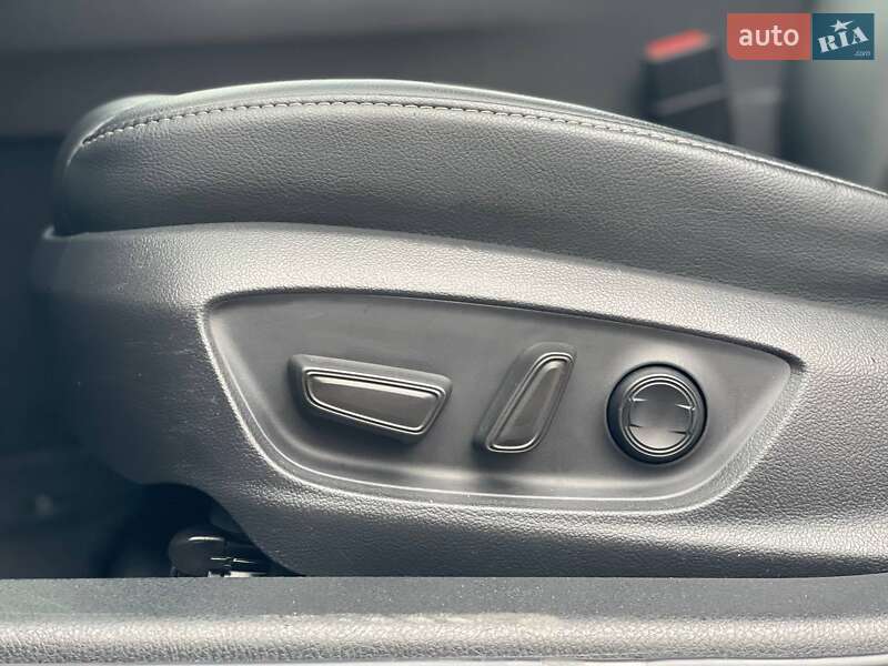 Седан Toyota Camry 2018 в Киеве фото 15 Седан Toyota Camry 2018 в Киеве