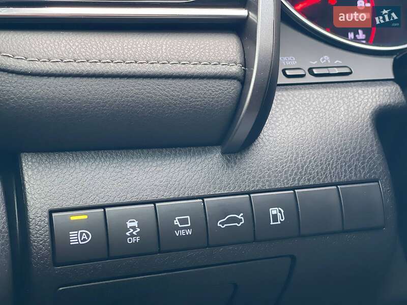 Седан Toyota Camry 2018 в Киеве фото 20 Седан Toyota Camry 2018 в Киеве