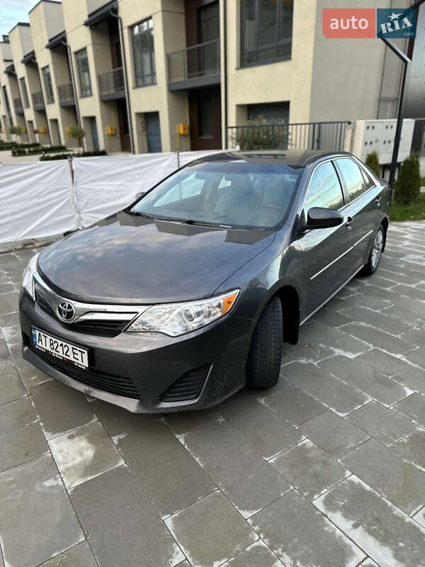 Седан Toyota Camry 2012 в Львове