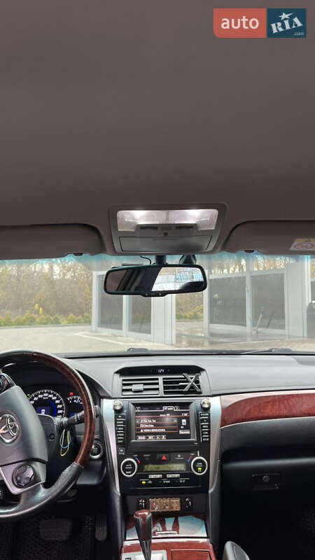 Седан Toyota Camry 2014 в Киеве