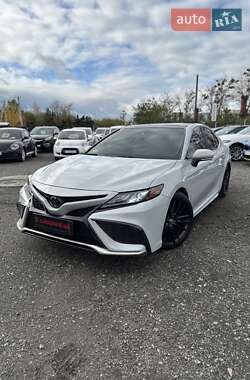 Седан Toyota Camry 2024 в Белогородке