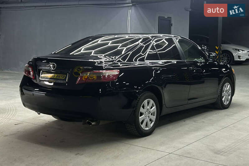 Седан Toyota Camry 2008 в Черновцах