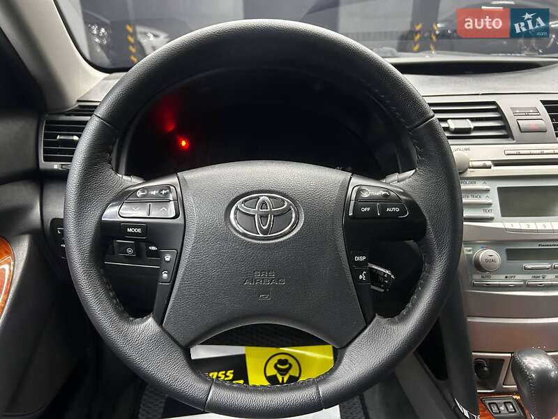 Седан Toyota Camry 2008 в Черновцах