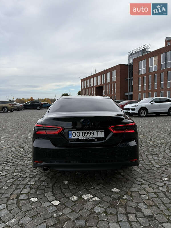 Седан Toyota Camry 2022 в Днепре