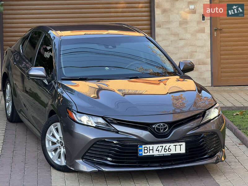 Седан Toyota Camry 2017 в Одессе