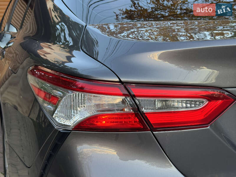 Седан Toyota Camry 2017 в Одессе