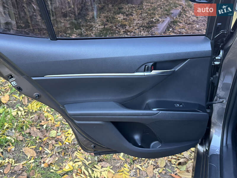 Седан Toyota Camry 2017 в Одессе