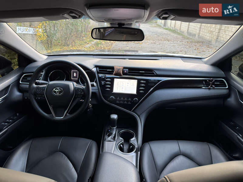 Седан Toyota Camry 2017 в Одессе