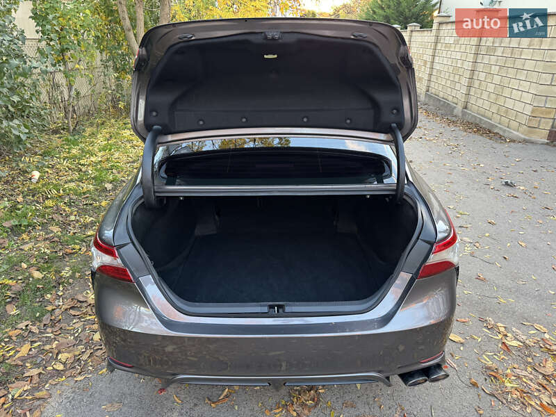 Седан Toyota Camry 2017 в Одессе