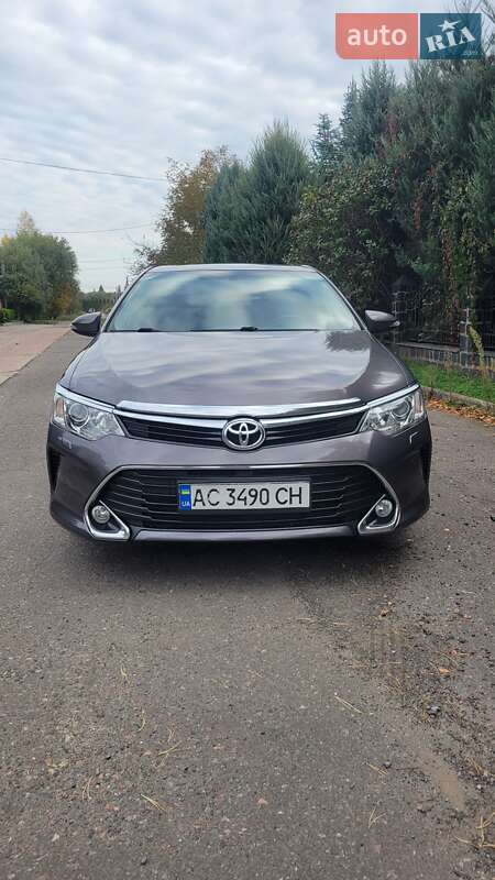 Седан Toyota Camry 2016 в Луцьку