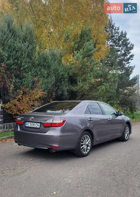 Седан Toyota Camry 2016 в Луцьку