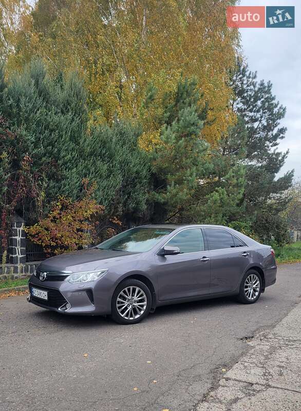 Седан Toyota Camry 2016 в Луцьку