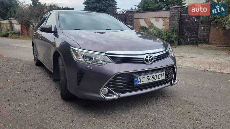 Седан Toyota Camry 2016 в Луцьку