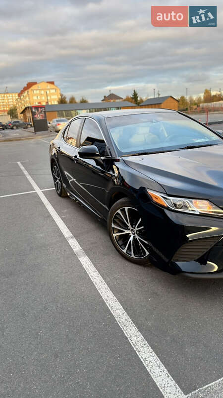 Седан Toyota Camry 2018 в Киеве фото 4 Седан Toyota Camry 2018 в Киеве