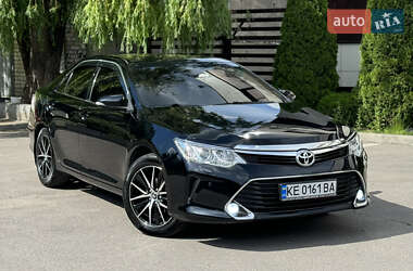 Седан Toyota Camry 2017 в Дніпрі