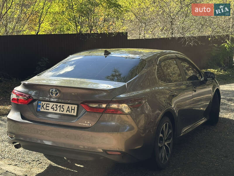 Седан Toyota Camry 2021 в Киеве