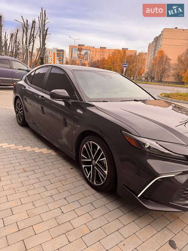Седан Toyota Camry 2024 в Киеве