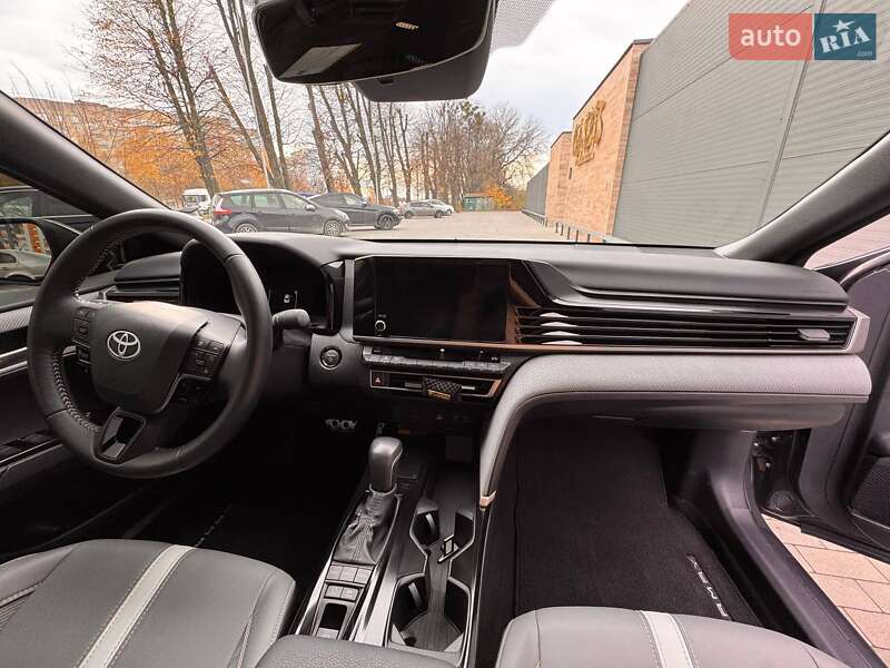 Седан Toyota Camry 2024 в Киеве