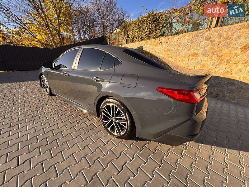 Седан Toyota Camry 2024 в Киеве