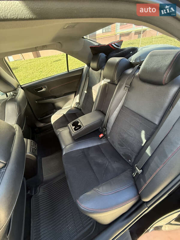 Седан Toyota Camry 2017 в Тернополе