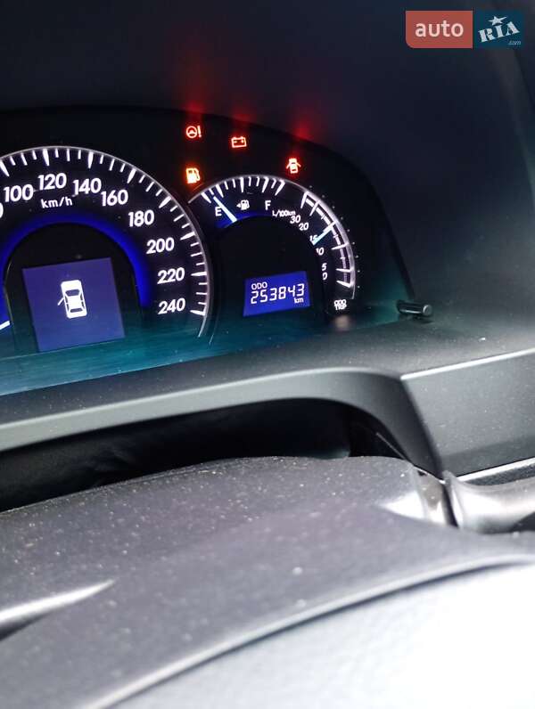 Седан Toyota Camry 2013 в Умани